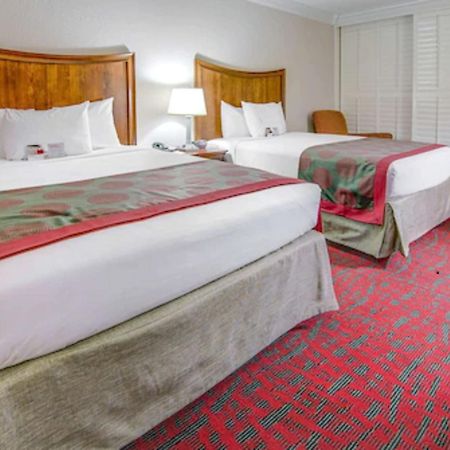 Ramada By Wyndham Metairie New Orleans Airport Hotel Exterior photo