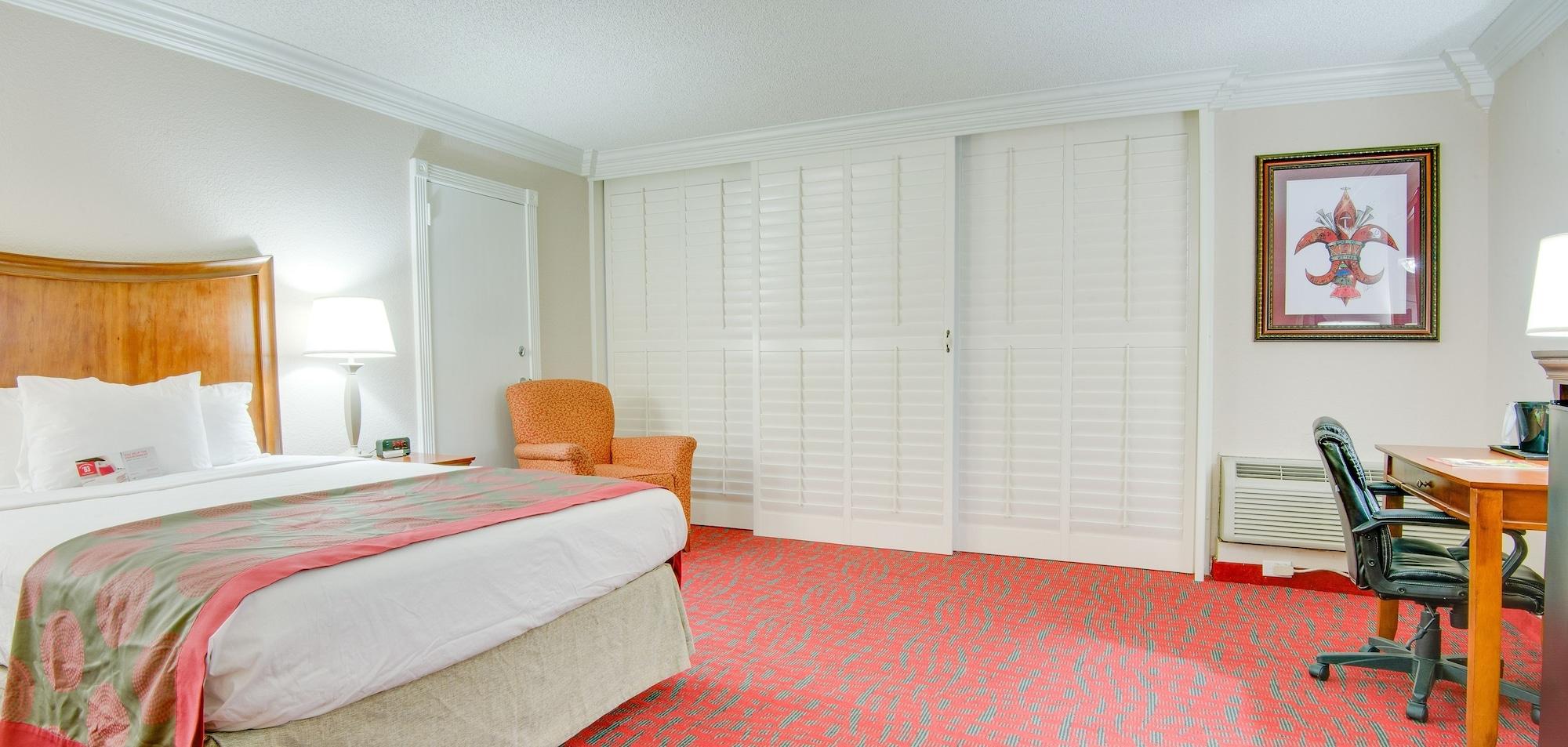 Ramada By Wyndham Metairie New Orleans Airport Hotel Exterior photo