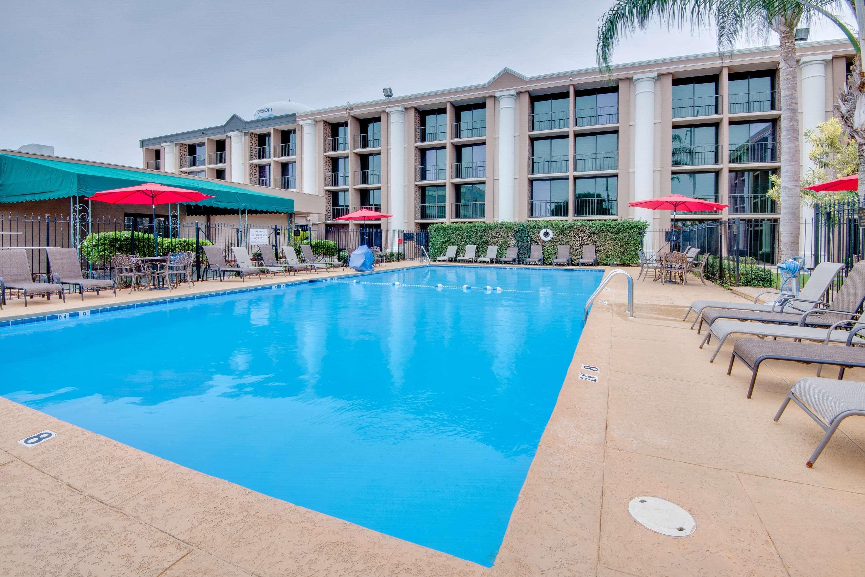 Ramada By Wyndham Metairie New Orleans Airport Hotel Exterior photo