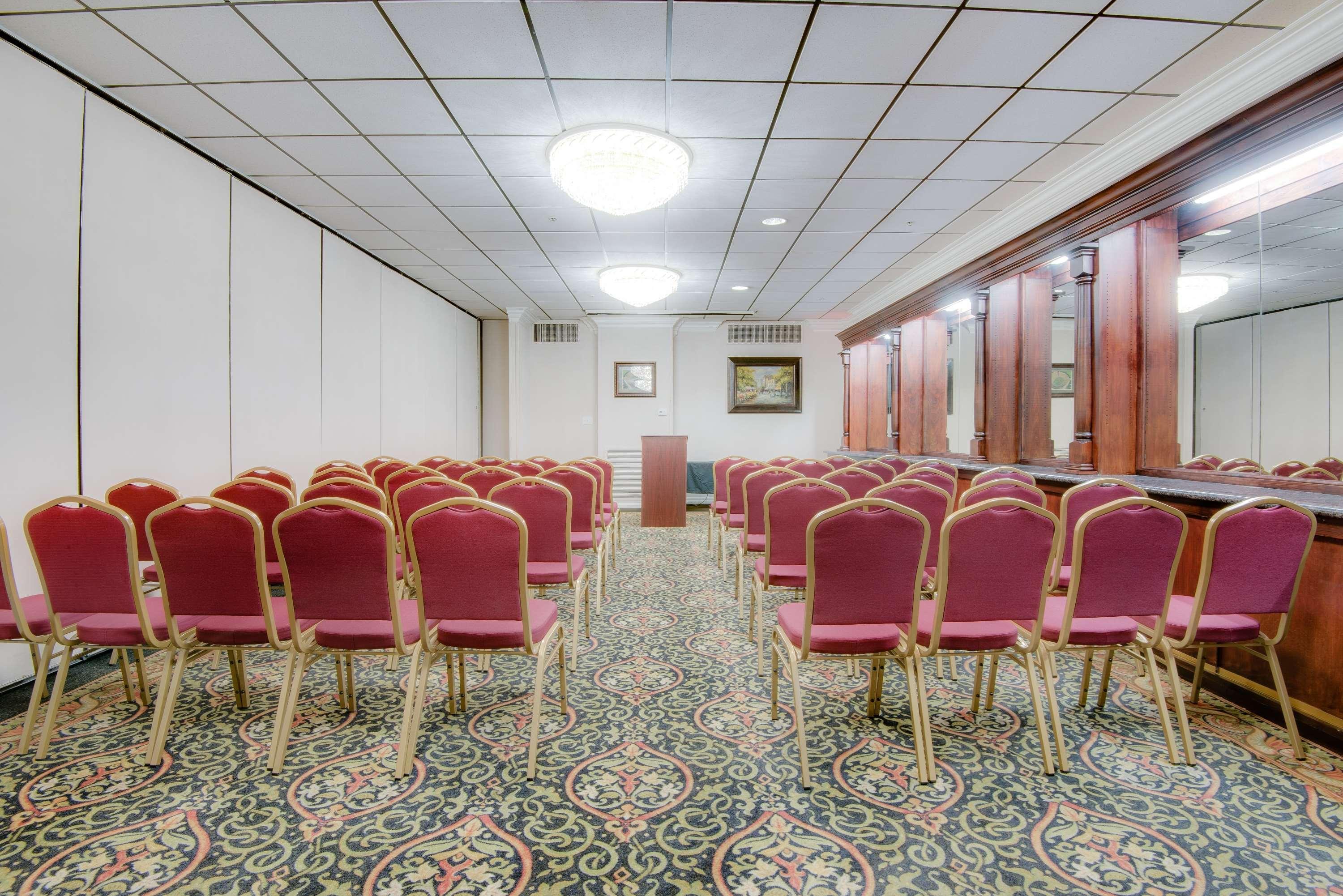 Ramada By Wyndham Metairie New Orleans Airport Hotel Exterior photo