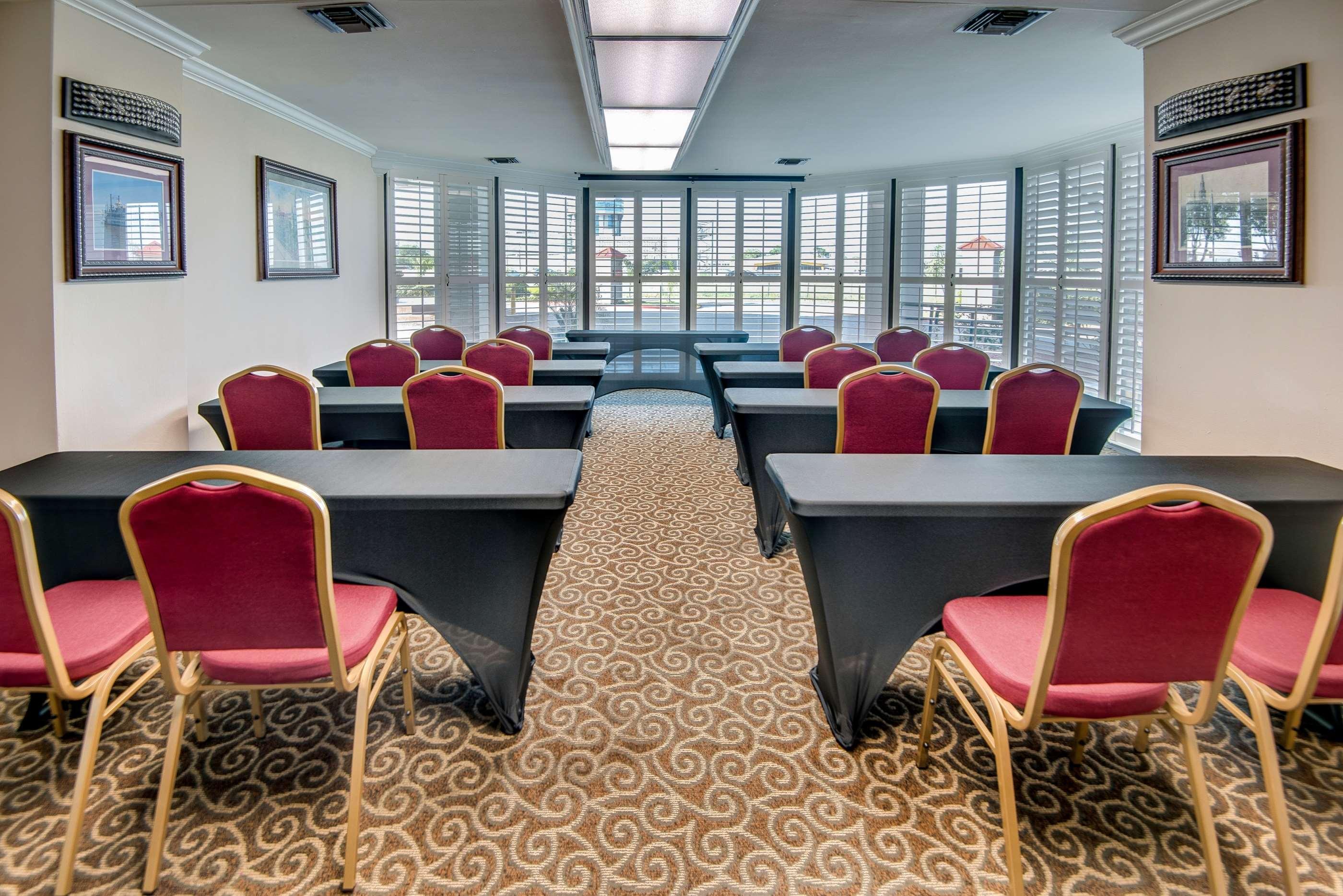 Ramada By Wyndham Metairie New Orleans Airport Hotel Exterior photo