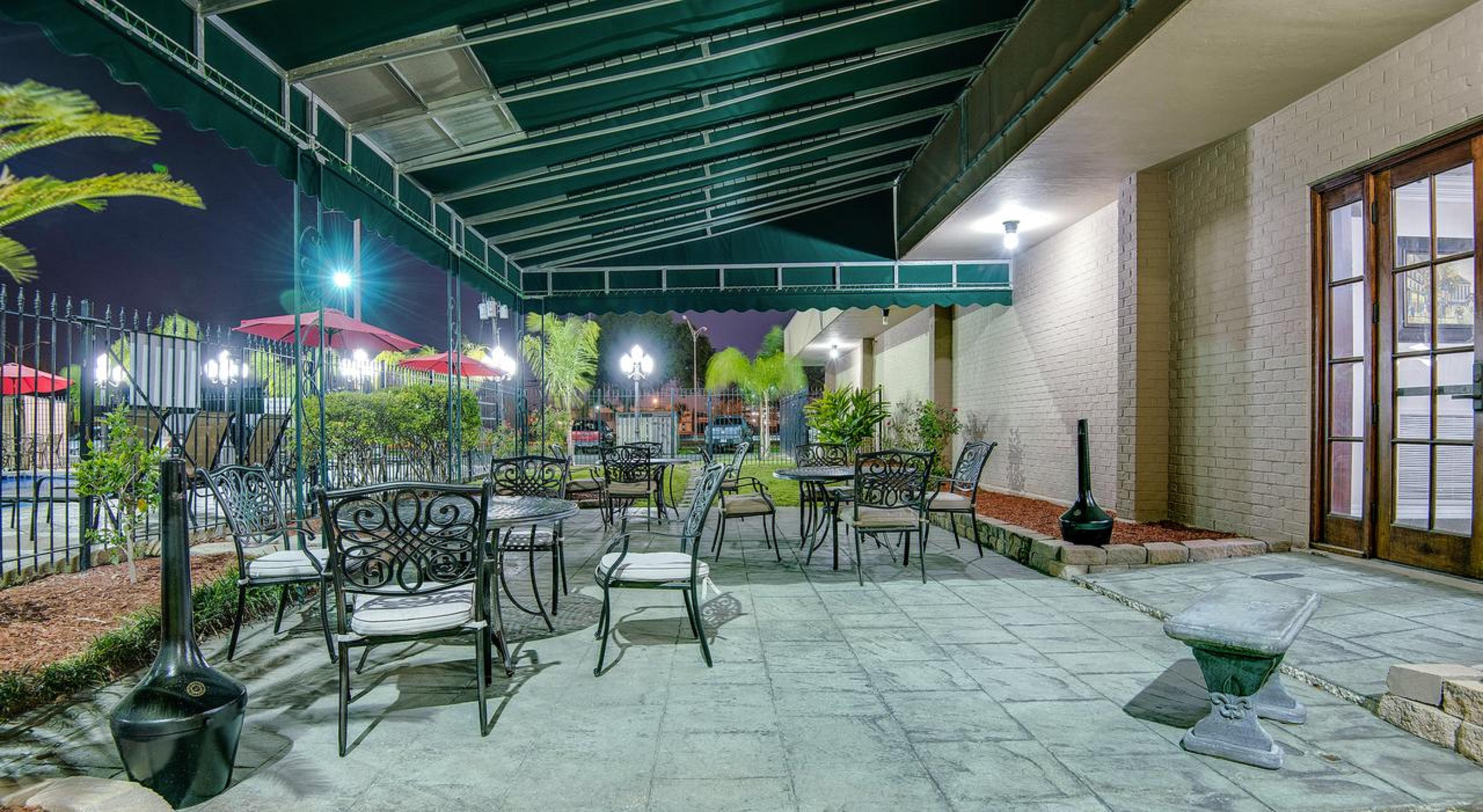 Ramada By Wyndham Metairie New Orleans Airport Hotel Exterior photo