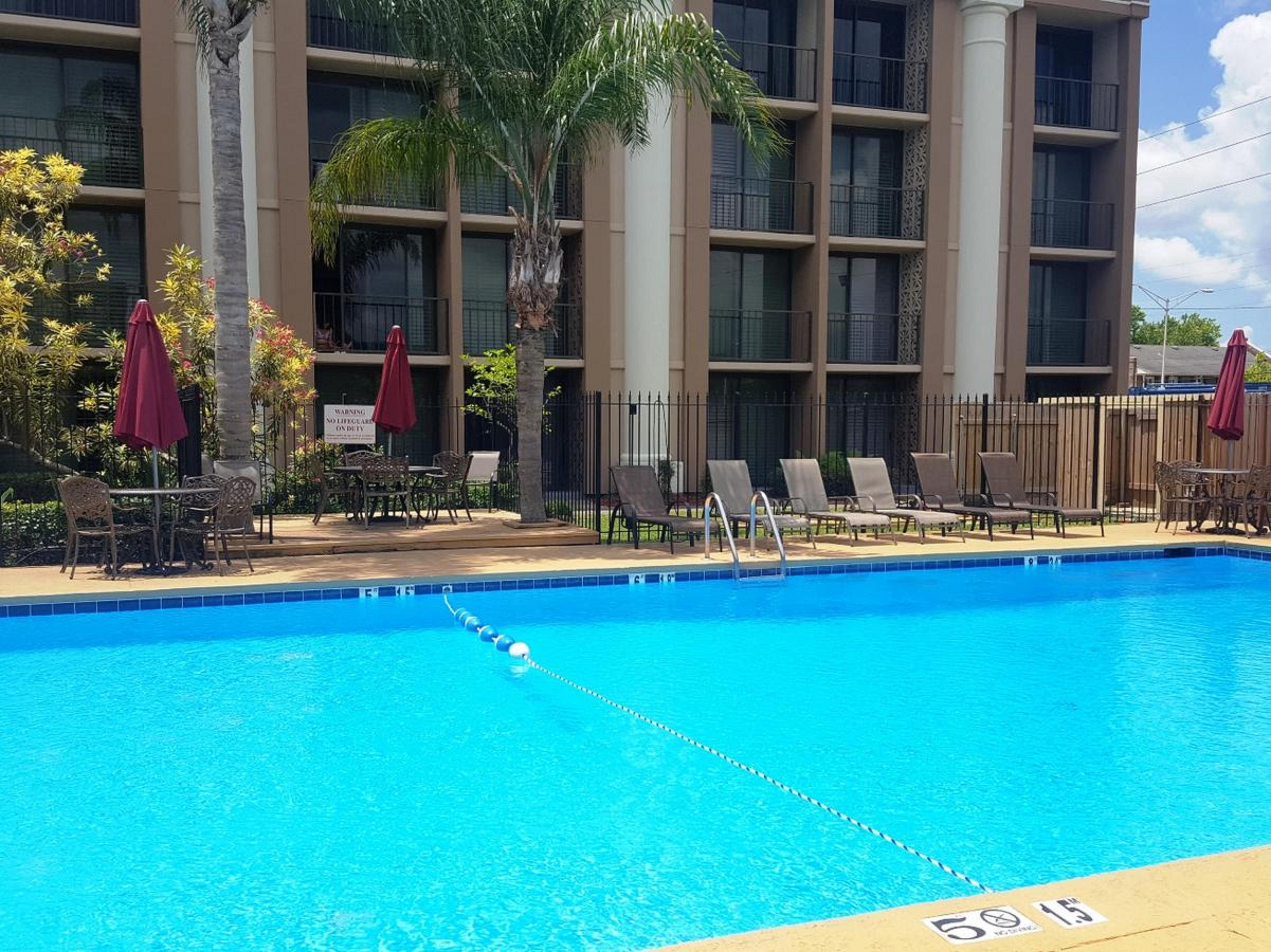 Ramada By Wyndham Metairie New Orleans Airport Hotel Exterior photo