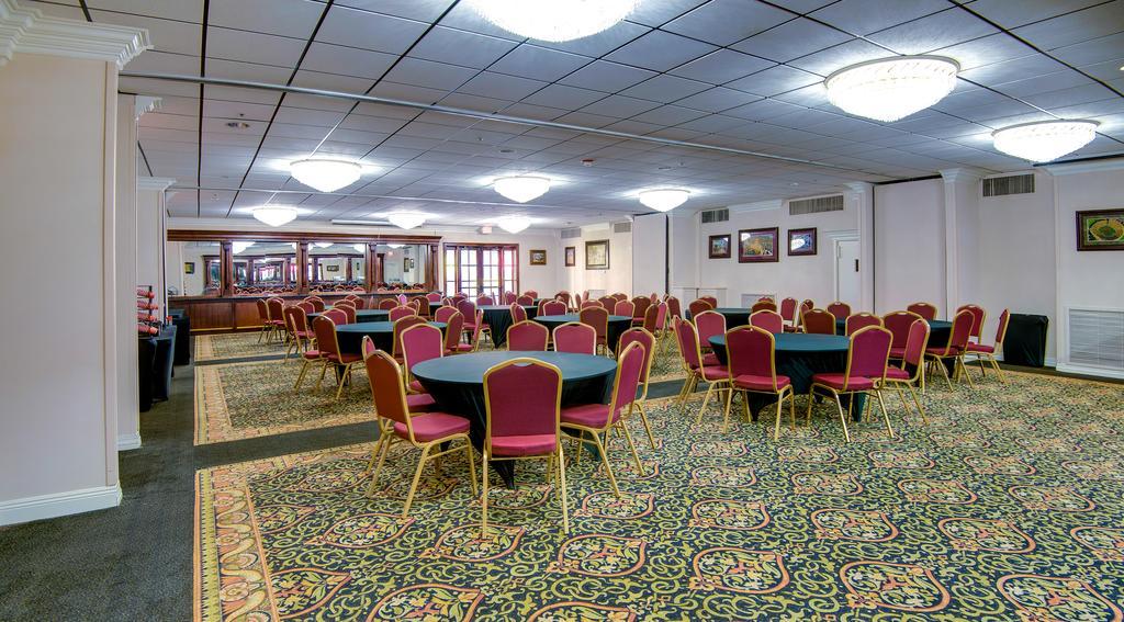 Ramada By Wyndham Metairie New Orleans Airport Hotel Exterior photo