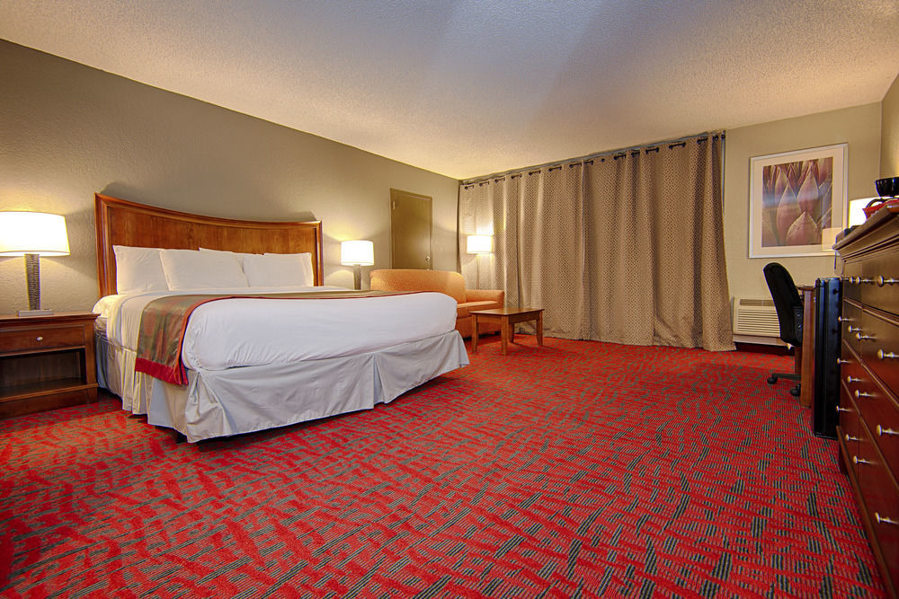 Ramada By Wyndham Metairie New Orleans Airport Hotel Exterior photo